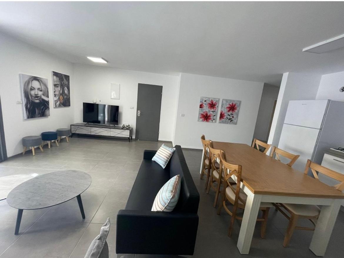 סוויטת עלית בריכה מחוממת Villa Poriyya Екстериор снимка